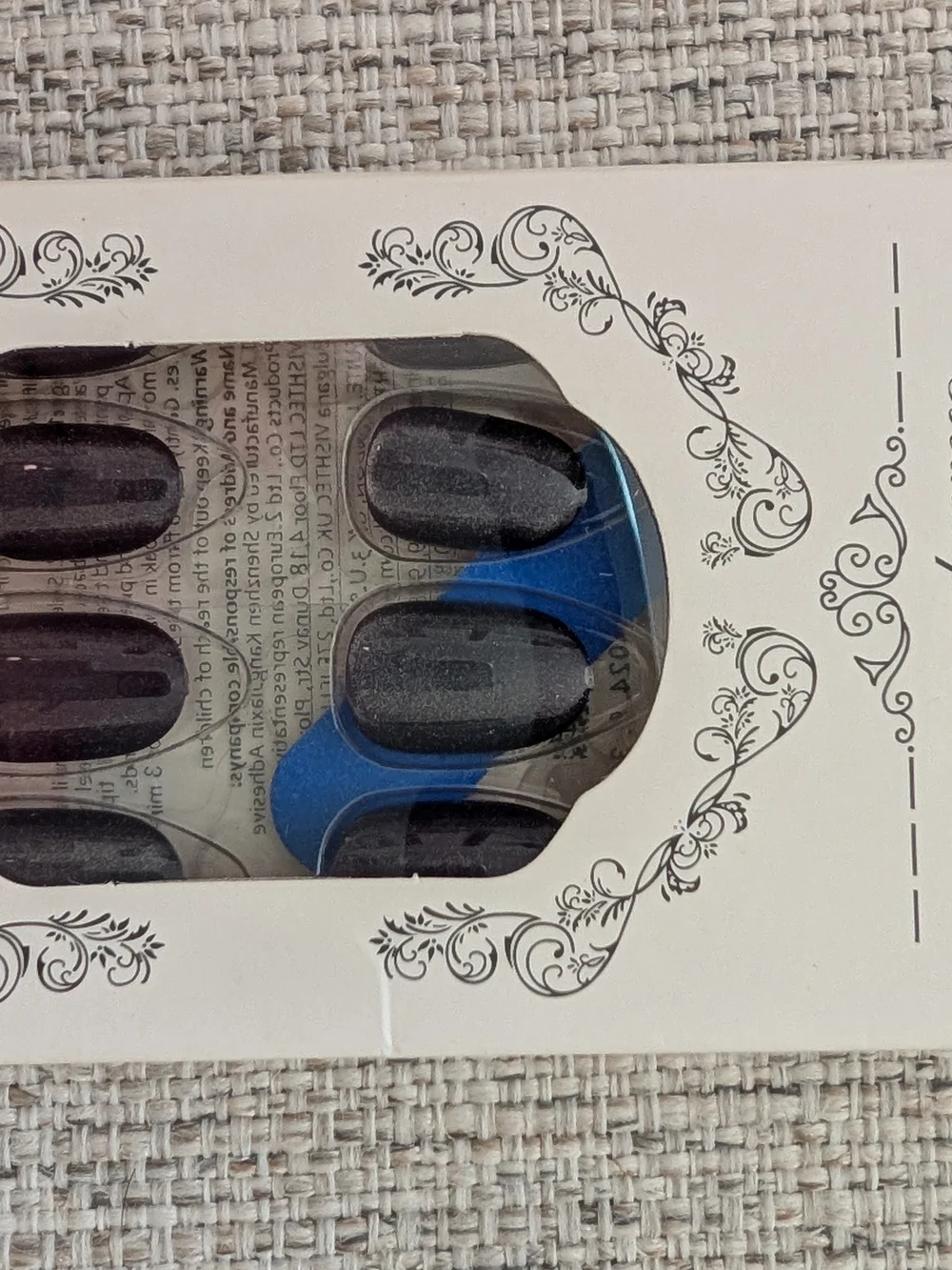 Artificial nails. different colors. brand new. 22 packs for 30$